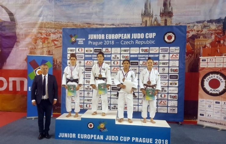 Beder’den Altın, Sayman’dan Gümüş Madalya