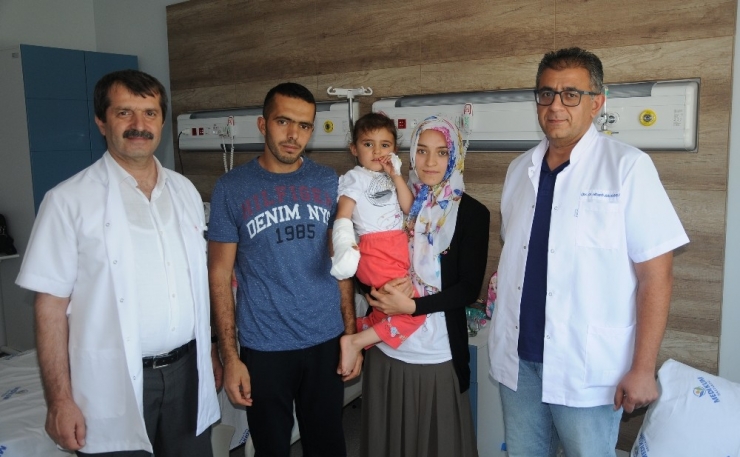 Ambulans Uçak Ve Helikopter, Küçük Zeynep’in Kopan Parmağı İçin Havalandı