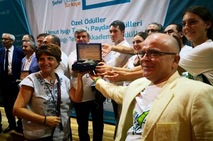 Enverçevko’ya Şehir Ödülü