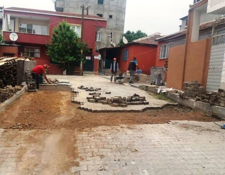 Dilovası’nda Parke Taşı Onarımları Sürüyor