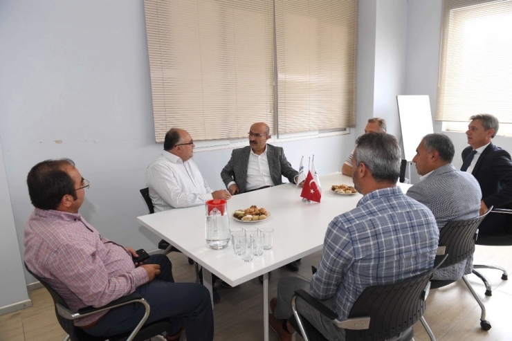 Vali Demirtaş, İkinci 500’e Giren Firmaları Kutladı