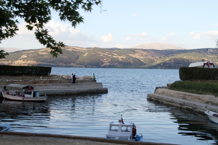 Konaklamada Doluluk Oranı Yüzde 100’e Ulaştı, Kasaplarda Etler Tükendi