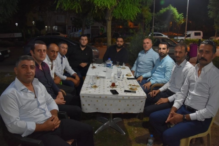 Ak Parti’li Gök, Sosyal Medyadan Gelen Çay Davetlerine Katıldı