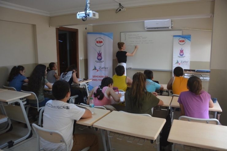 Şehzadeler’de Yaz Kursları Devam Ediyor