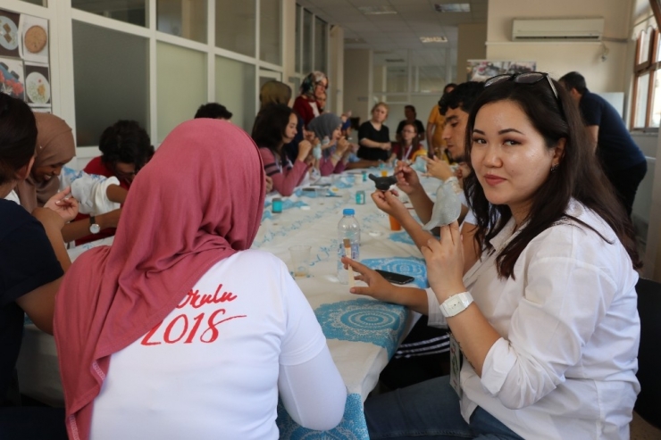 Yabancı 23 Öğrenci Karabük’te El Sanatlarını Öğreniyor