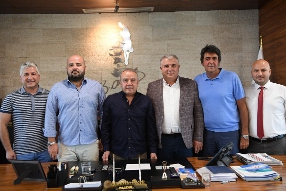 Başkan Böcek: Antalyaspor’un Her Zaman Yanındayız