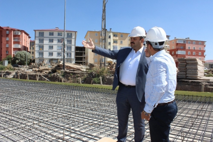 Başkan Orhan İlçedeki Yatırımları Gezdi