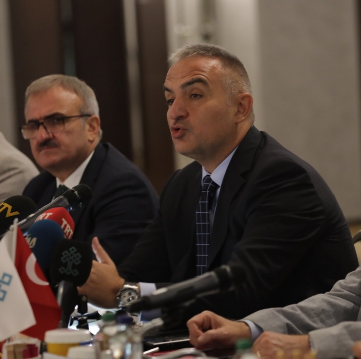 Bakan Ersoy: "Hedefimiz Kişi Sayısı Değil, Turizm Gelirlerinin Gsmh’deki Payın Yüzde 4’ten 8’e Çıkartılması"