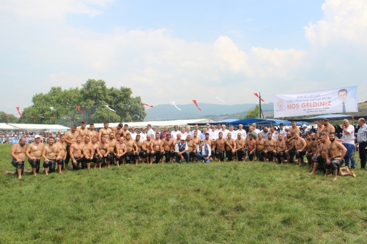 Çan Belediyesi 7. Yağlı Güreşleri’nde Başpehlivan Serhat Balcı Oldu