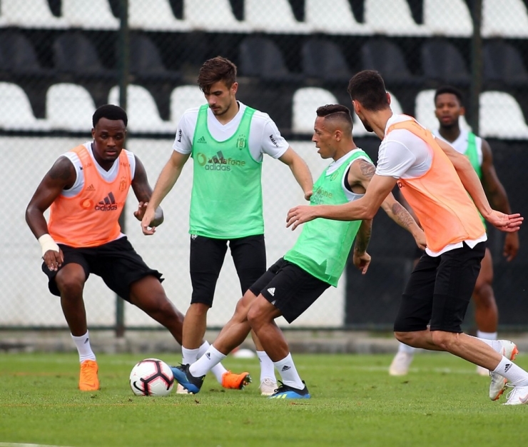 Beşiktaş’ta Hazırlıklar Sürüyor