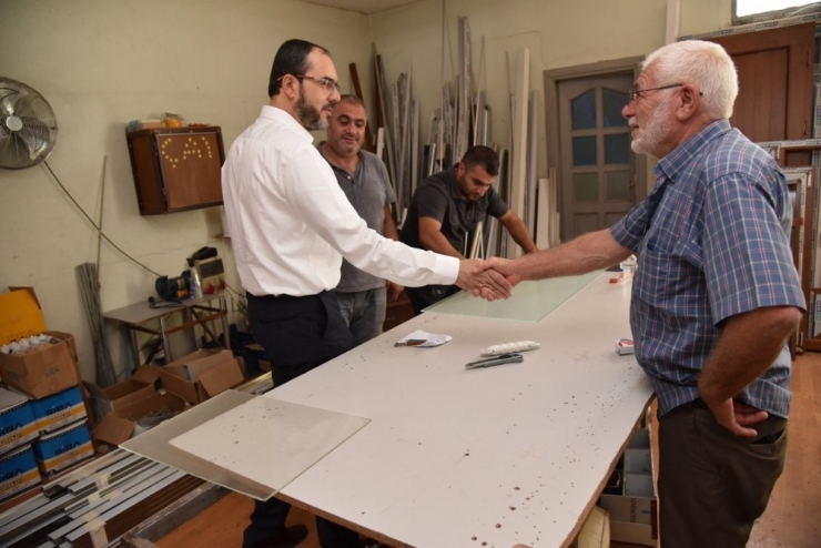 Esnaf Ve Vatandaş Yapılan Hizmetlerden Memnun