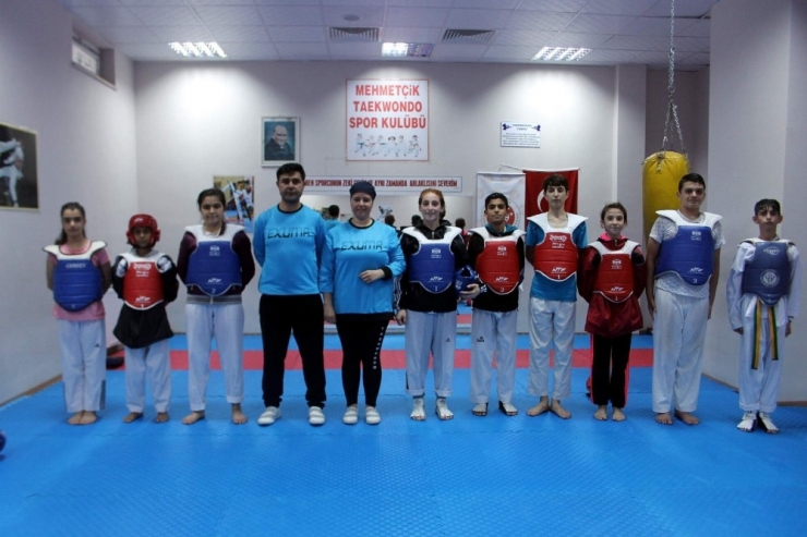 Siirt’te Tekvando İl Seçmeleri Yapıldı