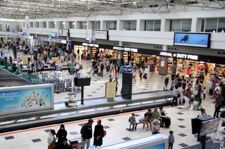 Antalya’da Gurbetçi Turistlerde De Rekor Kırdı