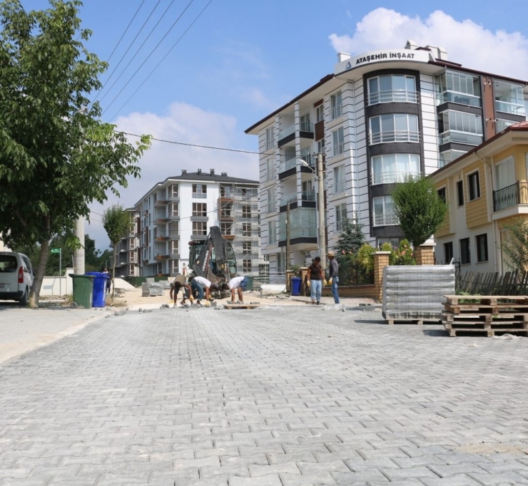 Bolu’da Sokaklar Kilitli Parke Taşı Kaplanıyor