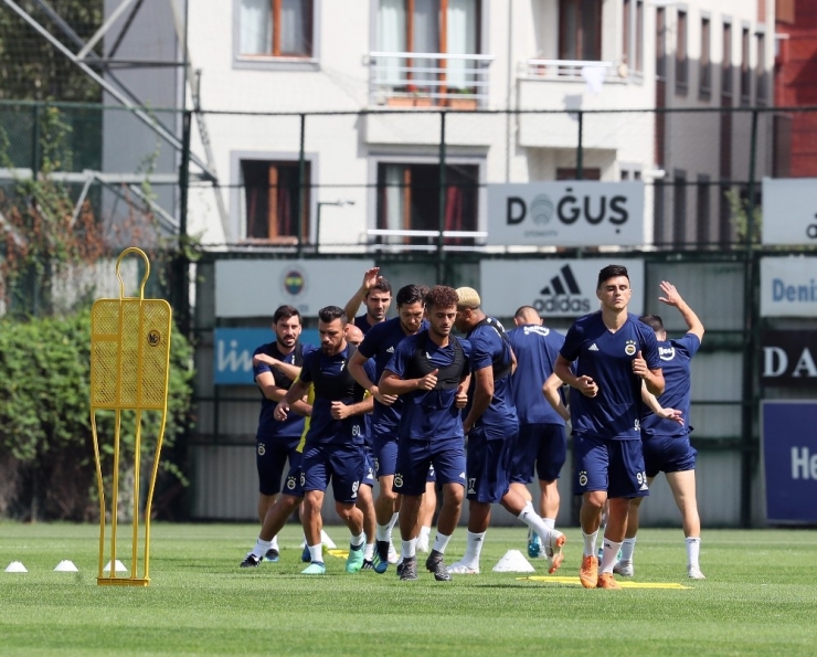 Fenerbahçe’de Benfica Mesaisi Sürüyor