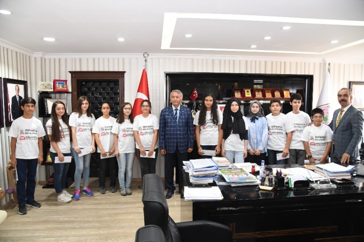 Belediye Oğuzata Kurslarındaki 21 Öğrenci Nitelikli Liselere Yerleşti