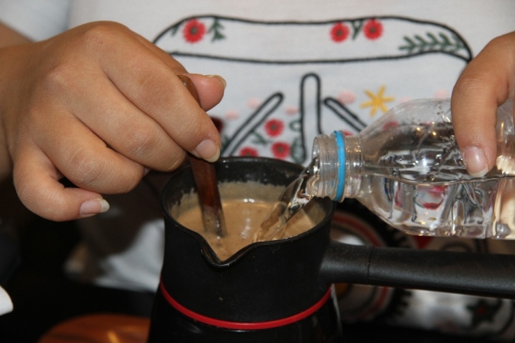 Güller Ve Lavantalar Diyarı Isparta’da İlk Kez ‘Lavanta Kahvesi’ni Üretti