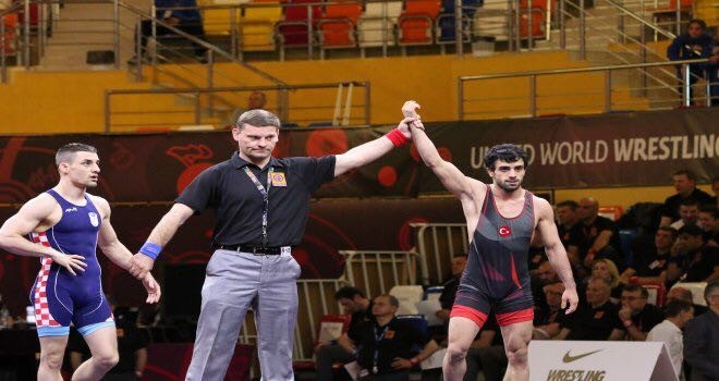 Kayseri Şekersporlu Güreşçi Kendi Kilosunda Dünya Şampiyonu Oldu,