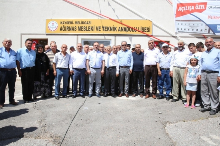 Melikgazi Belediyesi Ağırnas Mesleki Ve Teknik Lisesi Binası Yenilendi