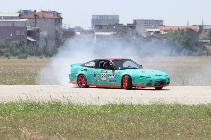 Yeşil Bursa Rallisi’nde Lastikler Yandı