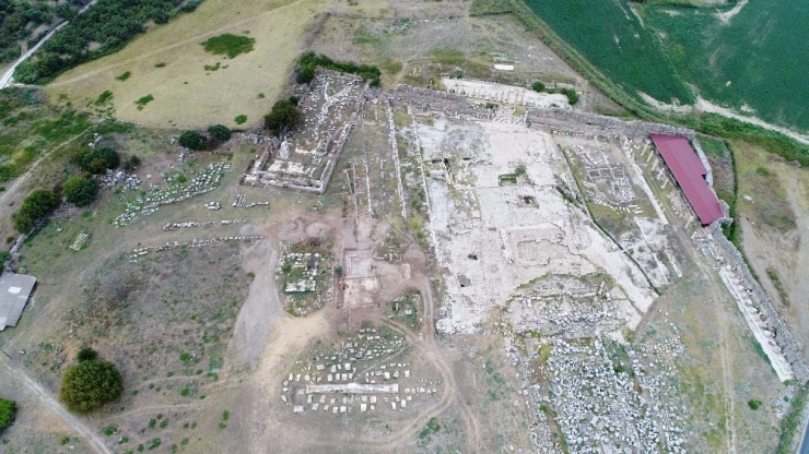 Magnesia’dan Heykel Fışkırdı