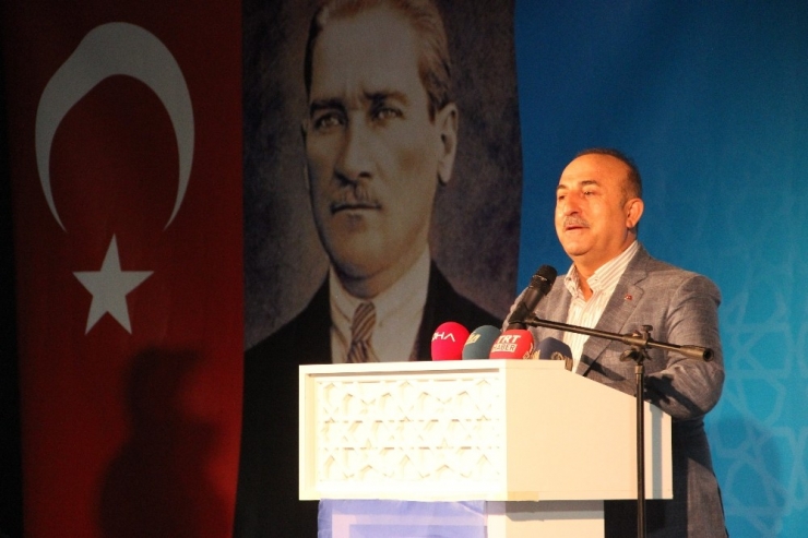 Dışişleri Bakanı Çavuşoğlu: "Türk Milleti Tehdide Boyun Eğmez"