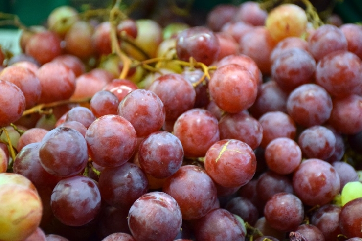 Her Derde Deva Kırmızı Meyveler