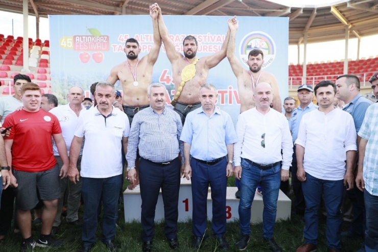Taşköprü Yağlı Güreşleri’ni Recep Kara Kazandı