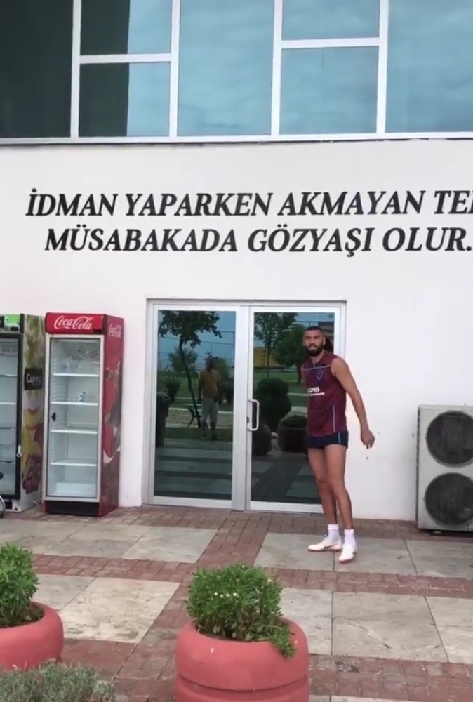 Burak Yılmaz’dan Örnek Paylaşım