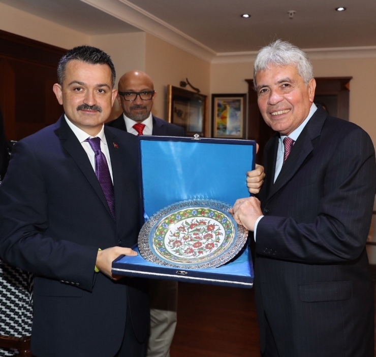 Bakan Pakdemirli Venezuelalı Mevkidaşı İle Görüştü