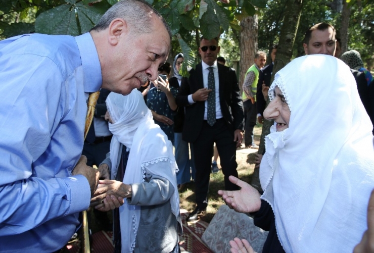 Cumhurbaşkanı Erdoğan’a Çamlıca Korusunda Sevgi Seli