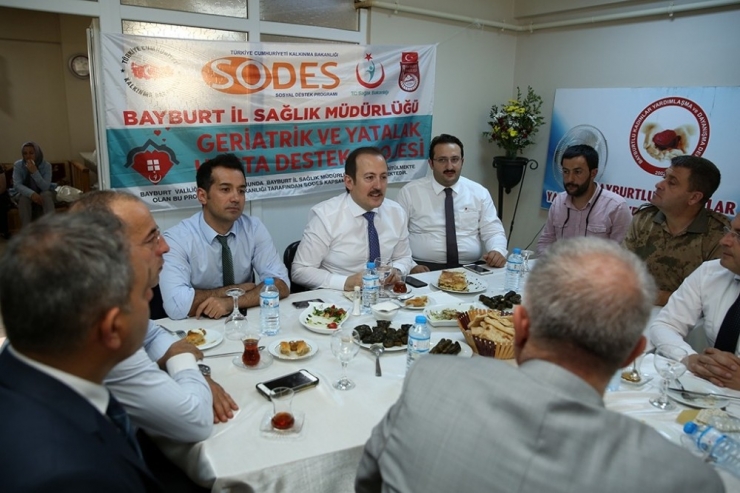 Vali Pehlivan Hasta Ve Yaşlı Bakım Projesi Kapanış Etkinliğine Katıldı