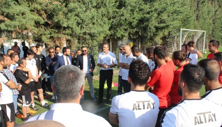 Alpay Özalan, Altyapısından Yetiştiği Altay’ı Ziyaret Etti