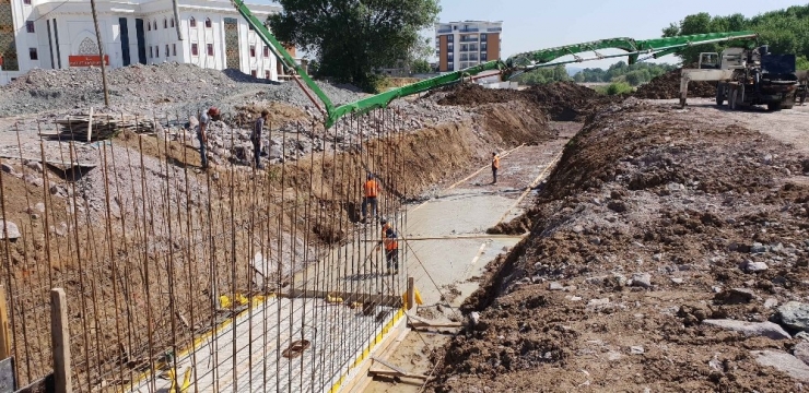 Kartepe’ye Dev Kent Meydanı