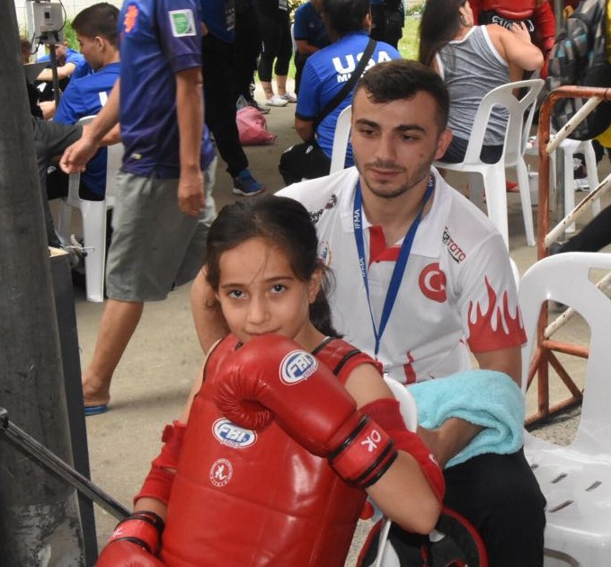 Hakkari’li Gezemnur Tatlı, Muaythaide Dünya Üçüncüsü Oldu