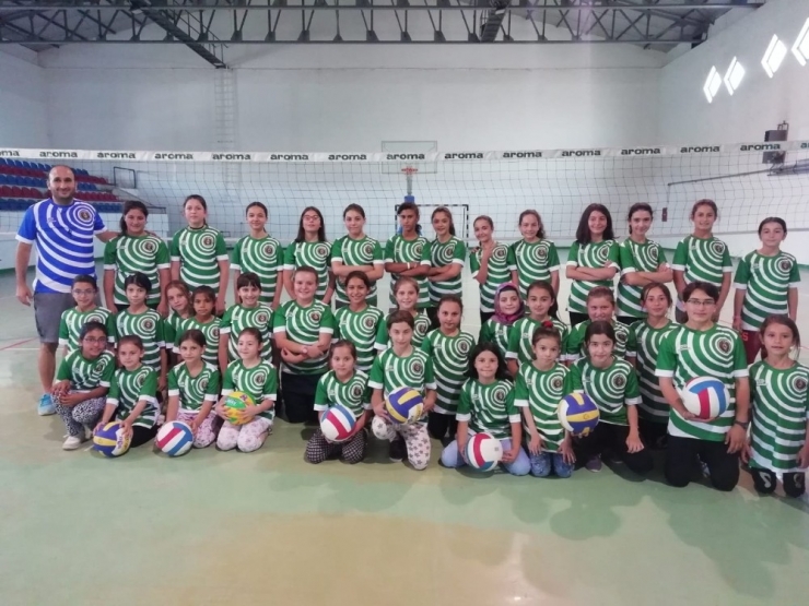 Şuhut’ta Filenin Sultanları Yetişiyor