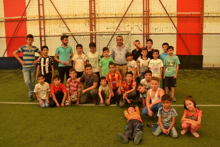 Yaz Kur’an Kursu Öğrencileri Arasında Halı Saha Etkinliği