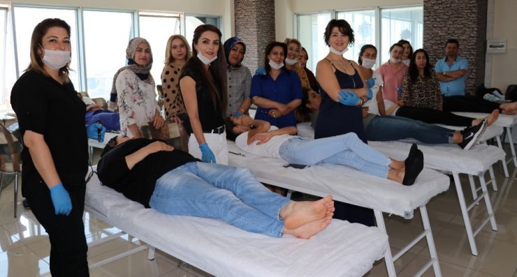 Tiba Kozmetik’ten Kuaförlere Kalıcı Makyaj Eğitimi