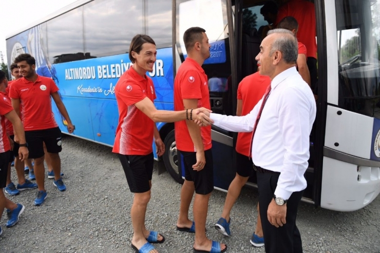 Altınordu Belediyespor 2. Etap Kampı İçin Erzurum’a Gitti