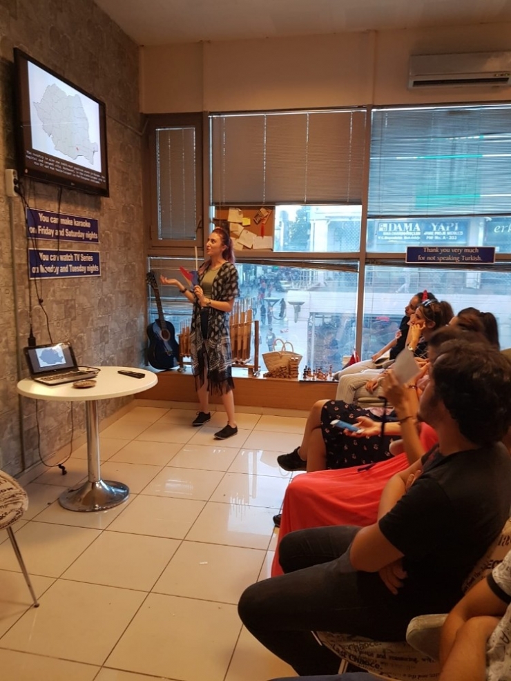 Dünya Kültürleri İzmit’te Tanıtılmaya Devam Ediyor