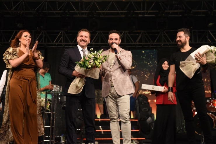 Karesi Parkta Muhteşem Konser