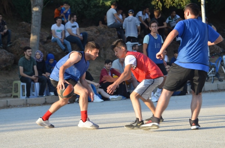 Bozüyük’te Turnuva Heyecanı Sürüyor