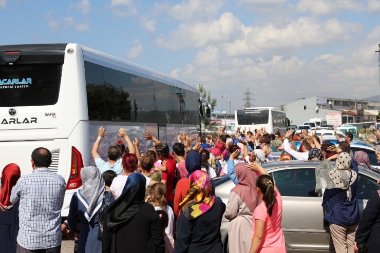 Körfez’de Hacı Adayları Dualarla Uğurlandı