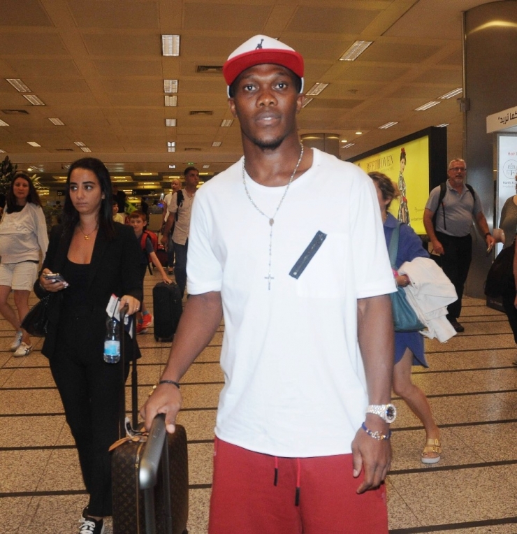 Trabzonspor’un Yeni Transferi Nwakaeme İstanbul’da