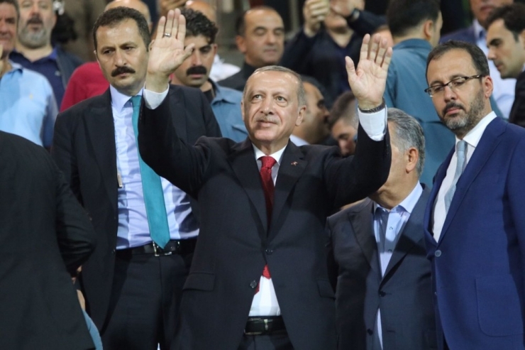Cumhurbaşkanı Erdoğan, Çaykur Rizespor-kasımpaşa Maçını İzlemek İçin Çaykur Didi Stadyumuna Geldi