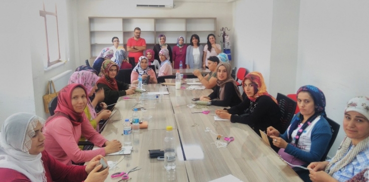Terörle Anılan İlçede Kadınlar Organik Oyuncaklar Üretiyor