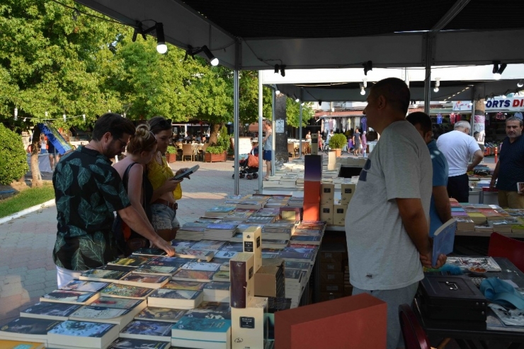 Dalyan’da Yayınevleri İlgiden Memnun