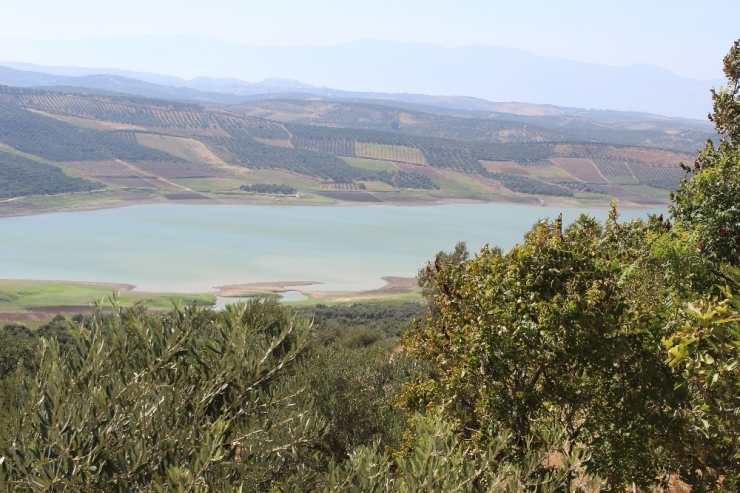 Yarseli Göleti’nde Su Seviyesi Düşüyor