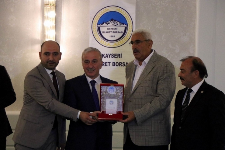 Vali Kamçı, "Ülkemiz Büyük İhanetlerden Ve Zor Günlerden Geçiyor"