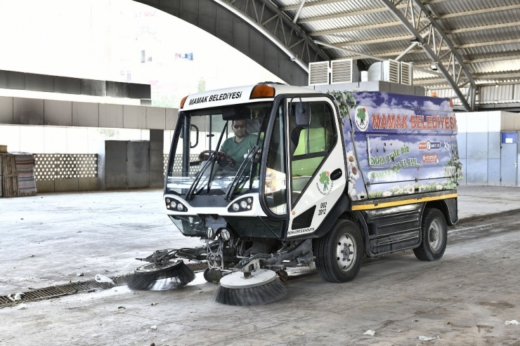 Mamak’ta Pazar Alanları Deterjan Kokuyor